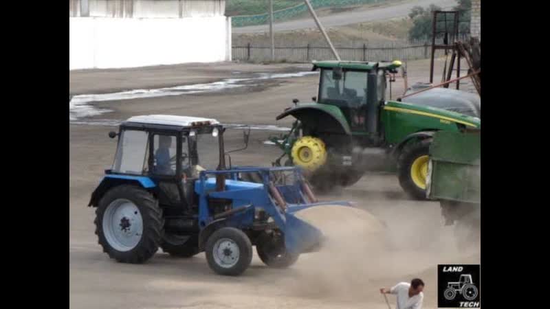 MTZ 82 grain loading in the ZIL MMZ 4502, ,, МТЗ 82 погрузка зерна в ЗиЛ ММЗ