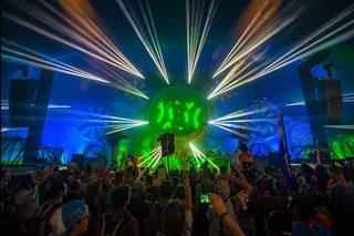 TomorrowWorld 2015 | Bakermat