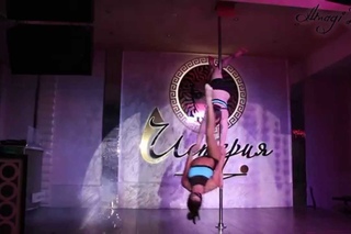 Преподаватель Pole Acrobatic Тамахина Юлия и ученица Ефремова Полина на вечеринке Amagi Happy Birthd