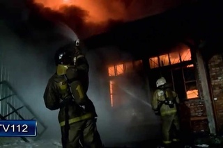 Пожар в мебельном цехе на пр. Ленинградском в Архангельске