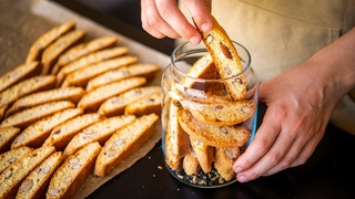 Stunning Italian Cantucci | Easy 4-Step Recipe | No Mixer Needed | Quick and Simple | Subtitles