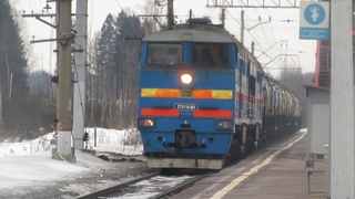 ЭП10-004 с поездом№121В Москва-Брянск, 2ТЭ116-881 БТС с грузовым станция Бекасово-1