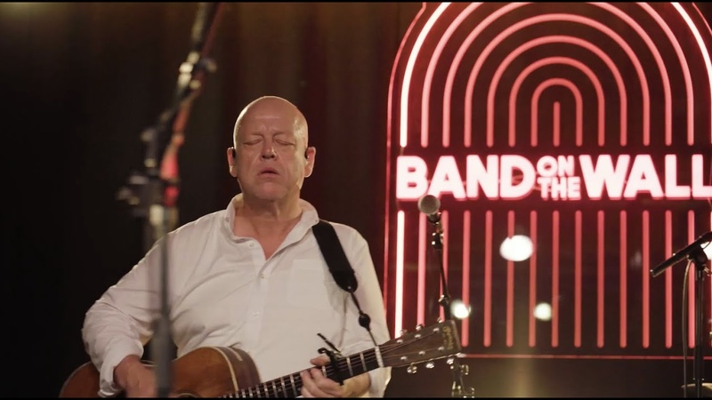 Pixies Theres A Moon On ( Live from Band on the Wall, Manchester,