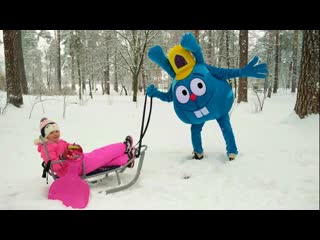 Зимние игры с Кроликом в лесу смешное видео  для детей