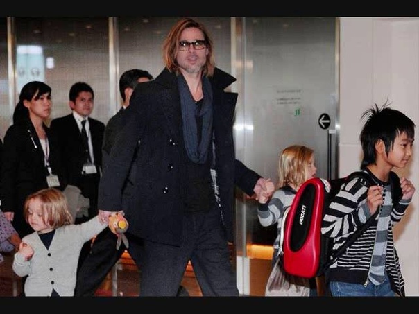 Desperate Brad Pitt BEGS Angelina Jolie to see