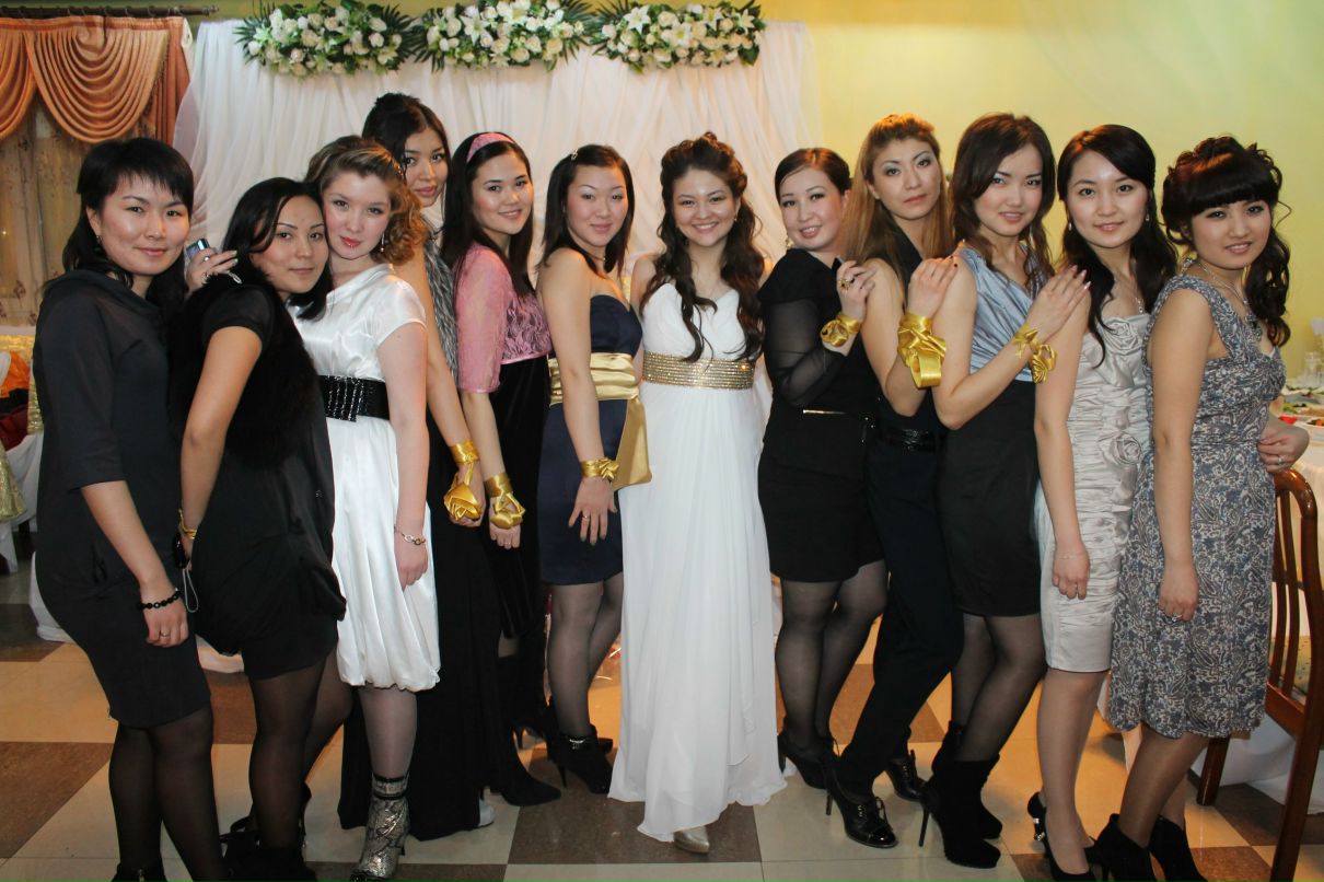 Asema Makenbayeva $ikon | Алматы