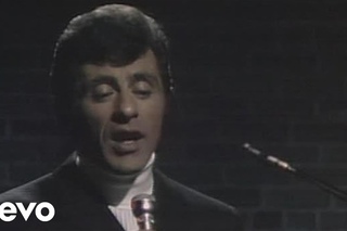 Frankie Valli - Can’t Take My Eyes Off You (Live)