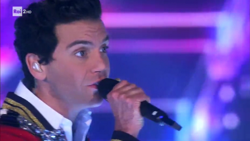Stasera Casa Mika Mika canta Rain