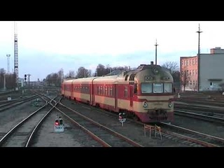 Дизель-поезд Д1-693 на ст. Радвилишкис / D1-693 DMU at Radviliškis station