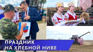 В Витебской области  первый аграрий-двухтысячник, работающий на отечественном комбайне ()