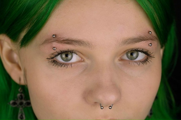 Девочка сделала пирсинг и умерла: Люди: Из жизни: Lenta.ru