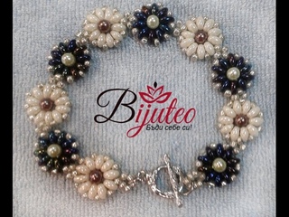 Flower bracelet with superduo beads (twins)