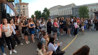 Толпы людей в центре Киева! Что происходит